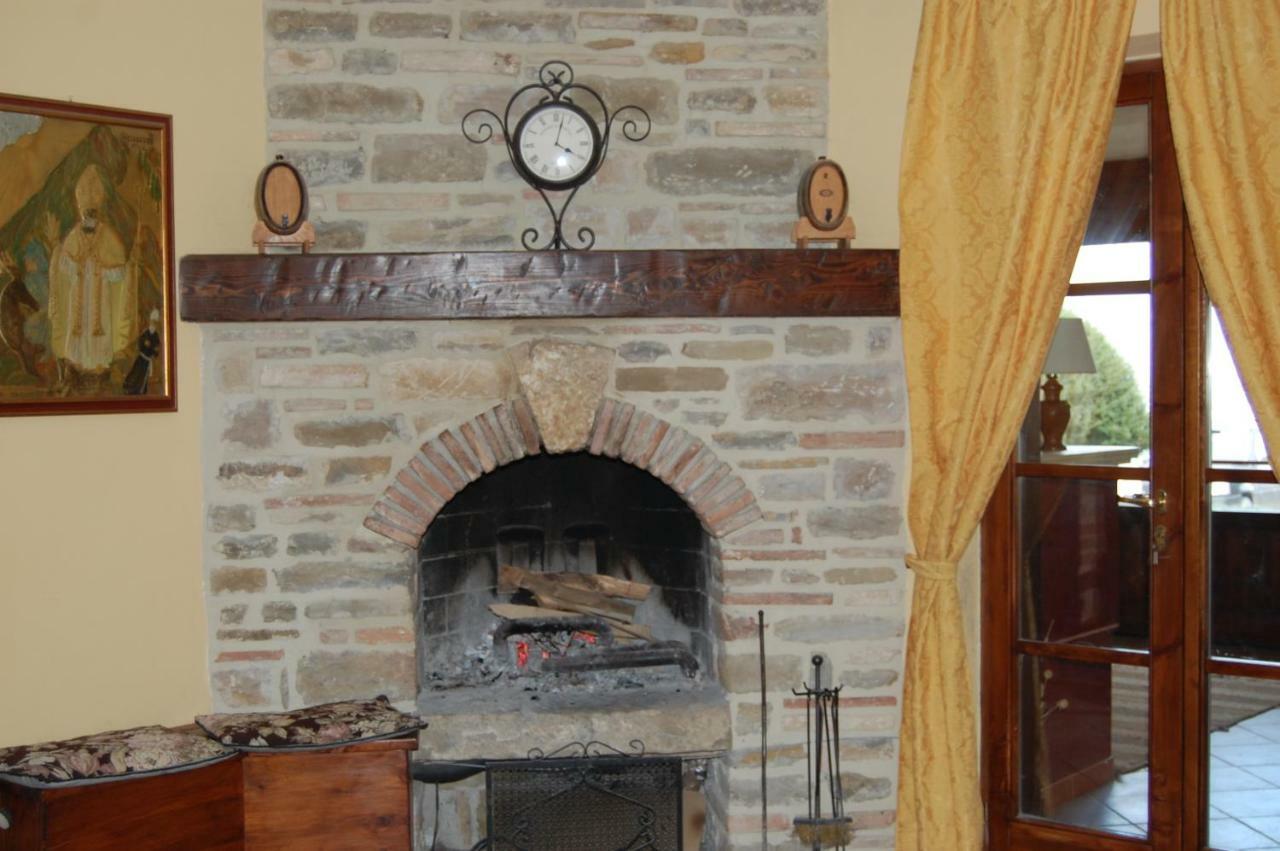 Agriturismo Countryhouse Le Giare Gubbio Luaran gambar